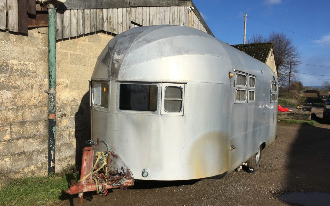 £ SOLD Streak Clipper 1954 20FT Requires lots of panel work and rebuild